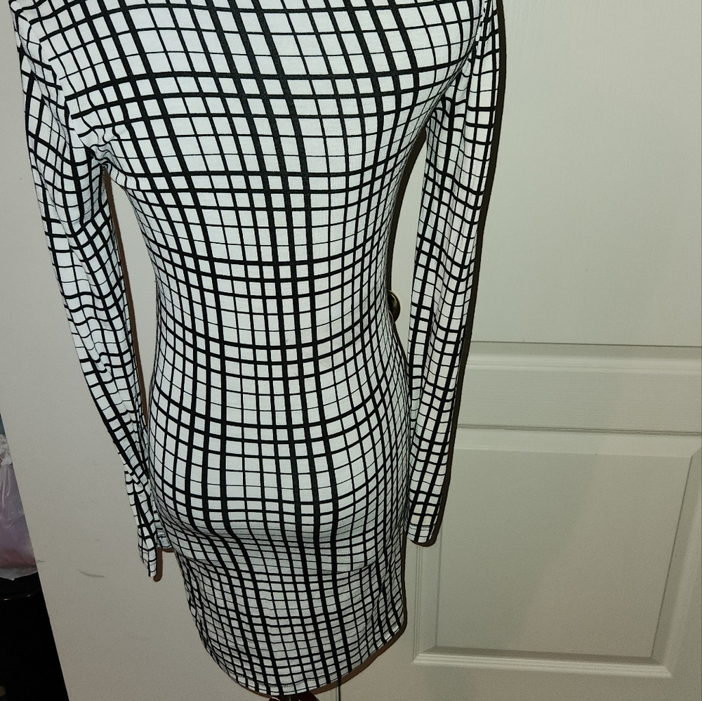 FOREVER 21 DRESS ! - Picture 3 of 5